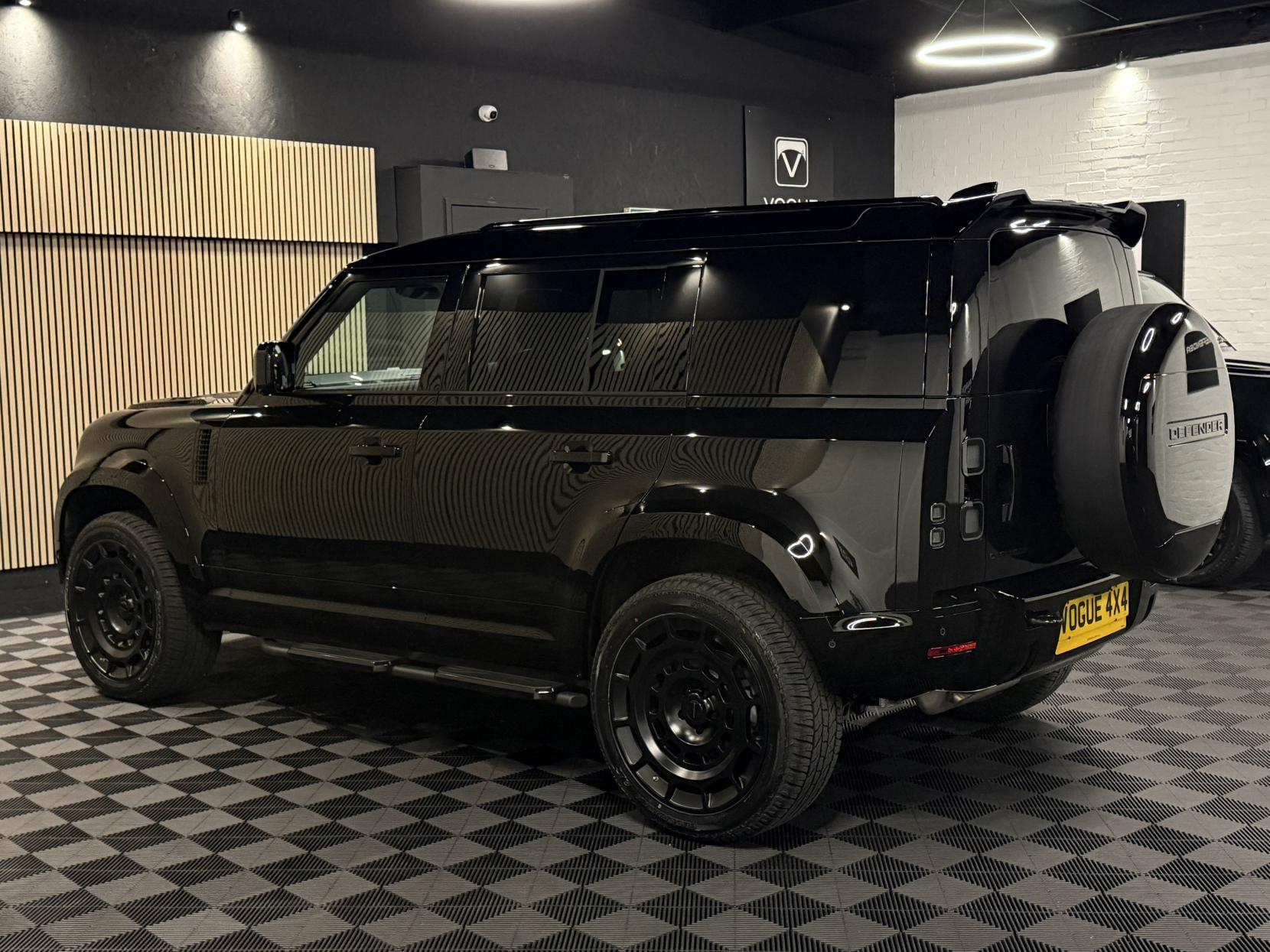 Land Rover Defender 110 3.0 D250 MHEV X-Dynamic SE Hard Top SUV 5dr Diesel Auto 4WD MWB Euro 6 (s/s) (249 ps)