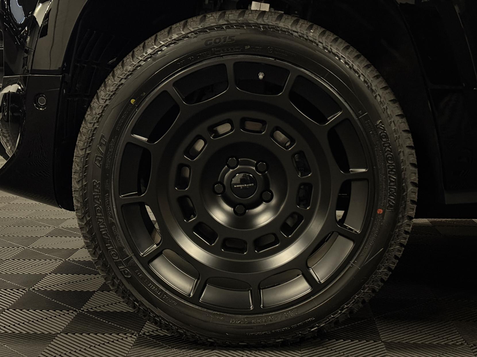 Land Rover Defender 110 3.0 D250 MHEV X-Dynamic SE Hard Top SUV 5dr Diesel Auto 4WD MWB Euro 6 (s/s) (249 ps)