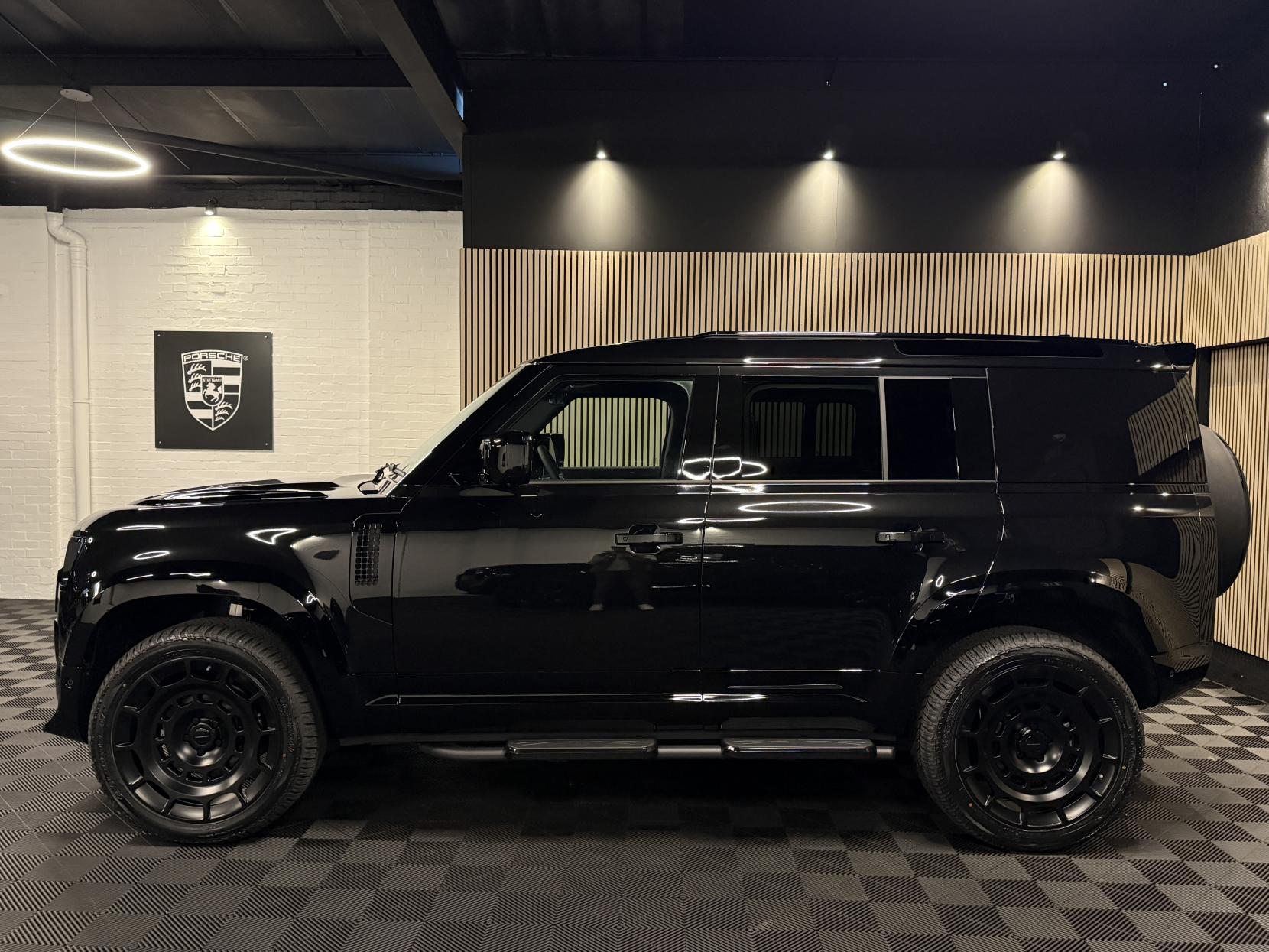 Land Rover Defender 110 3.0 D250 MHEV X-Dynamic SE Hard Top SUV 5dr Diesel Auto 4WD MWB Euro 6 (s/s) (249 ps)