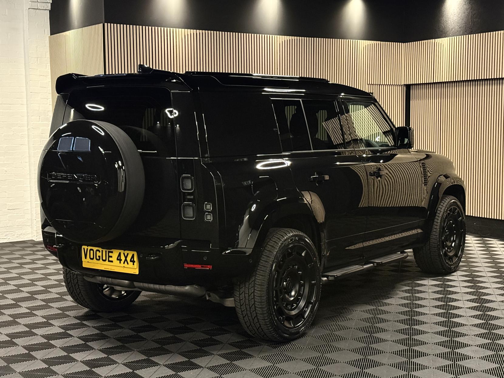 Land Rover Defender 110 3.0 D250 MHEV X-Dynamic SE Hard Top SUV 5dr Diesel Auto 4WD MWB Euro 6 (s/s) (249 ps)