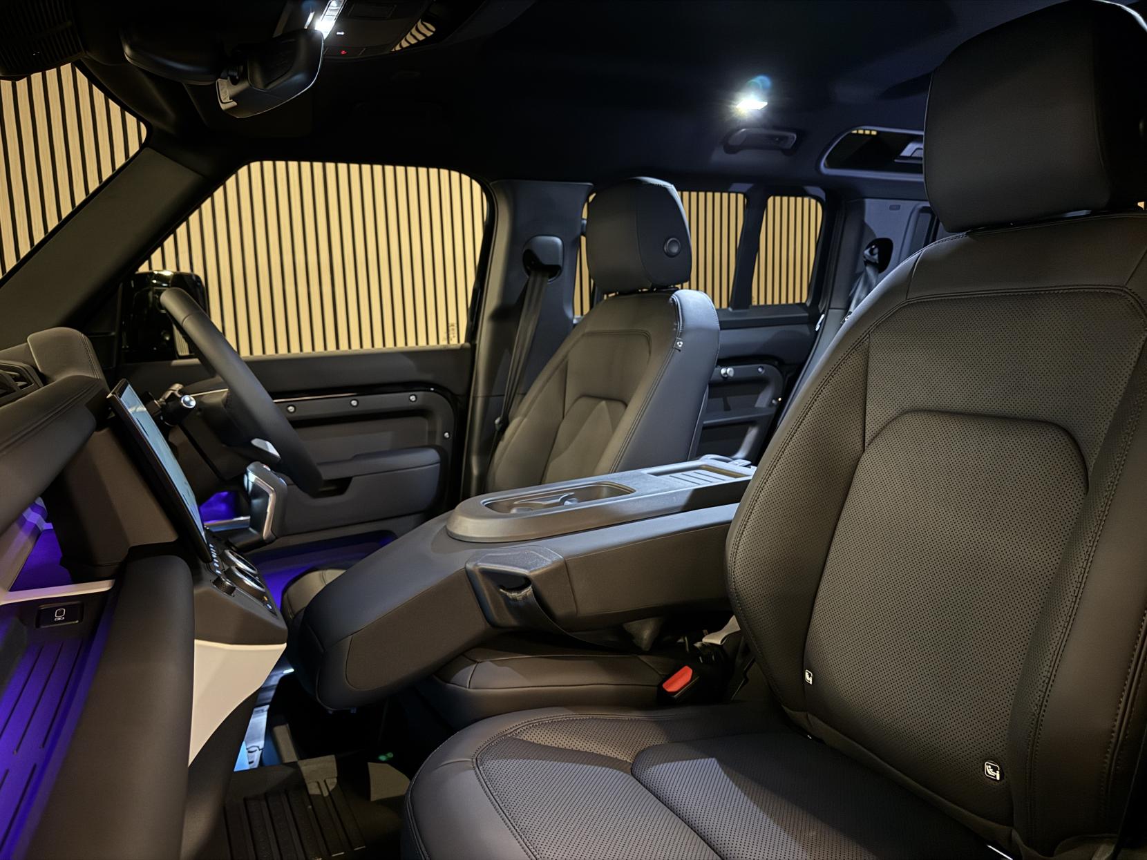 Land Rover Defender 110 3.0 D250 MHEV X-Dynamic SE Hard Top SUV 5dr Diesel Auto 4WD MWB Euro 6 (s/s) (249 ps)