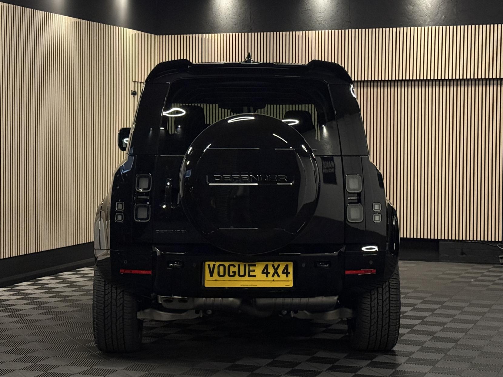 Land Rover Defender 110 3.0 D250 MHEV X-Dynamic SE Hard Top SUV 5dr Diesel Auto 4WD MWB Euro 6 (s/s) (249 ps)