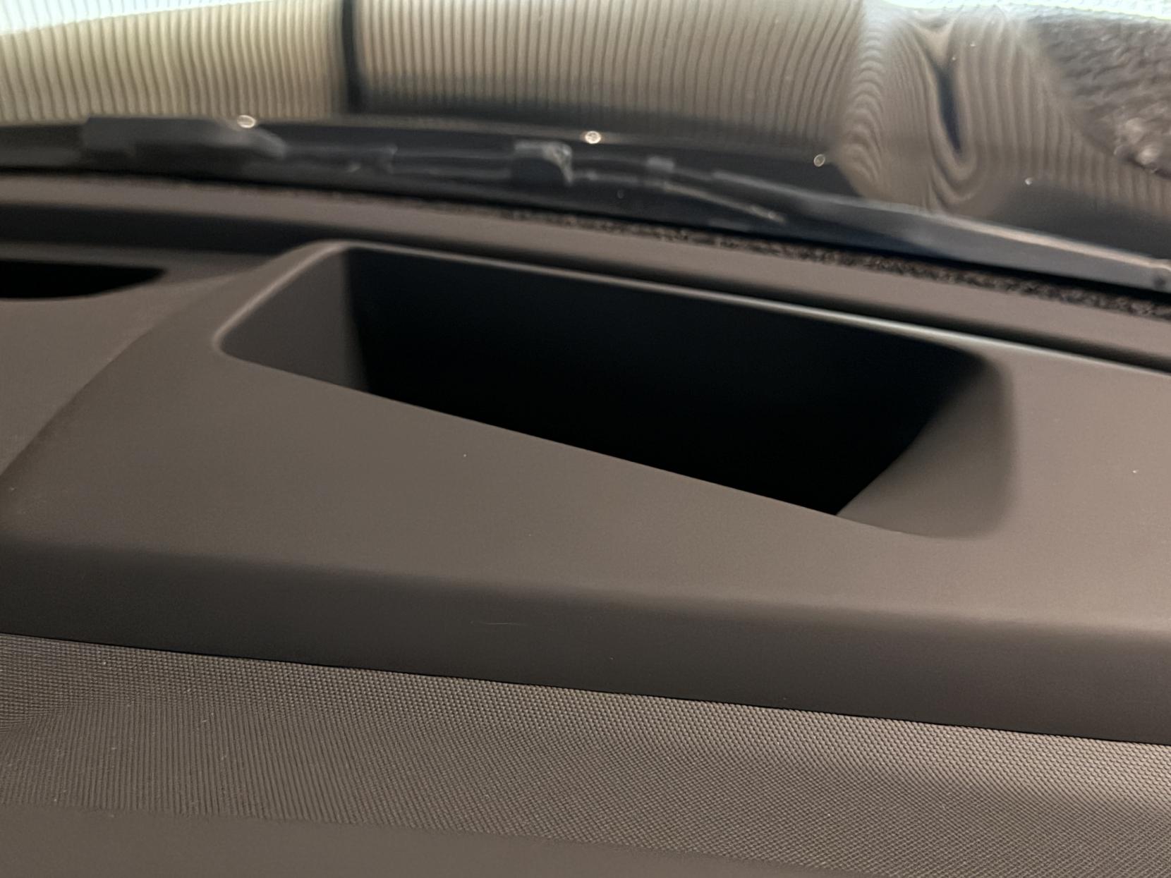 Land Rover Defender 110 3.0 D300 MHEV X Hard Top SUV 5dr Diesel Auto 4WD MWB Euro 6 (s/s) (300 ps)