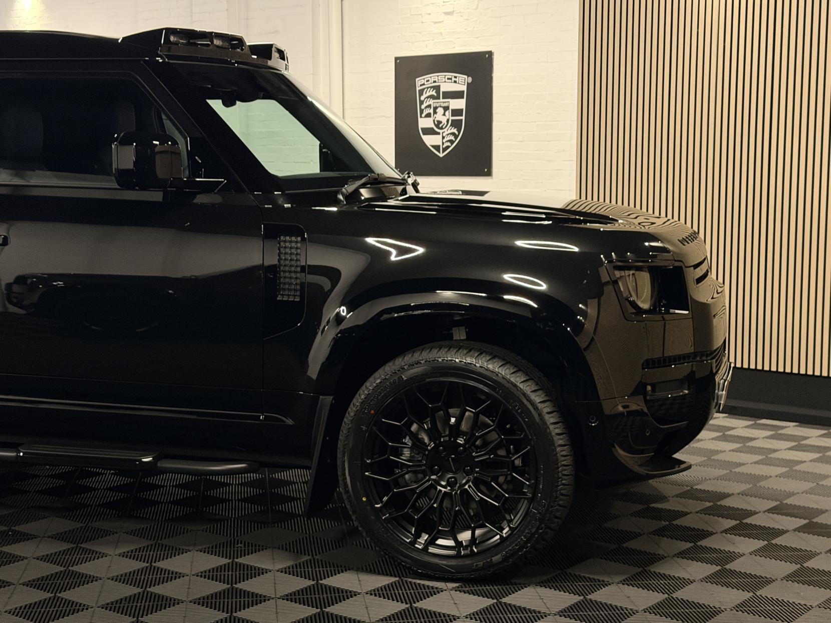 Land Rover Defender 90 3.0 D250 MHEV X-Dynamic SE Hard Top SUV 3dr Diesel Auto 4WD SWB Euro 6 (s/s) (249 ps)