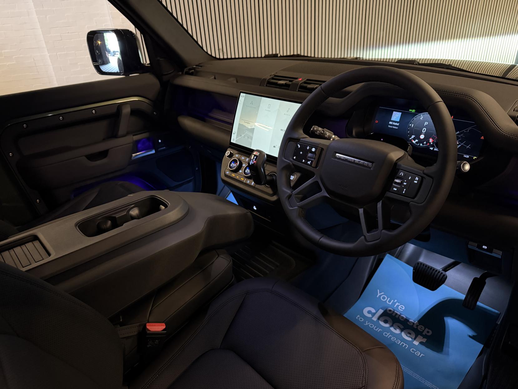 Land Rover Defender 90 3.0 D250 MHEV X-Dynamic SE Hard Top SUV 3dr Diesel Auto 4WD SWB Euro 6 (s/s) (249 ps)