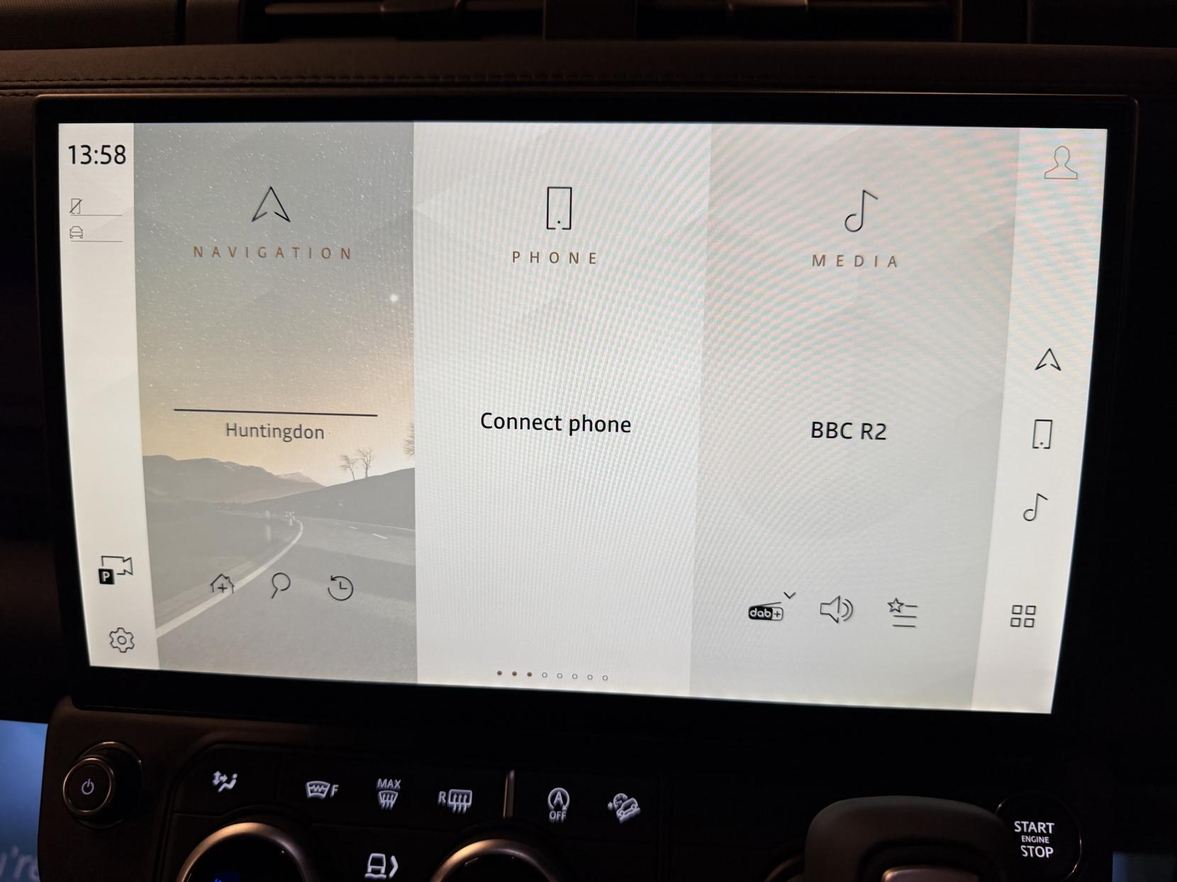 Land Rover Defender 90 3.0 D250 MHEV X-Dynamic SE Hard Top SUV 3dr Diesel Auto 4WD SWB Euro 6 (s/s) (249 ps)