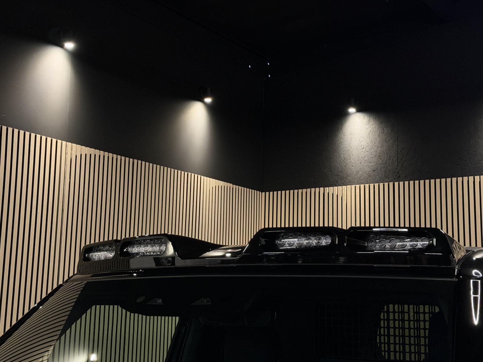 Land Rover Defender 90 3.0 D250 MHEV X-Dynamic SE Hard Top SUV 3dr Diesel Auto 4WD SWB Euro 6 (s/s) (249 ps)