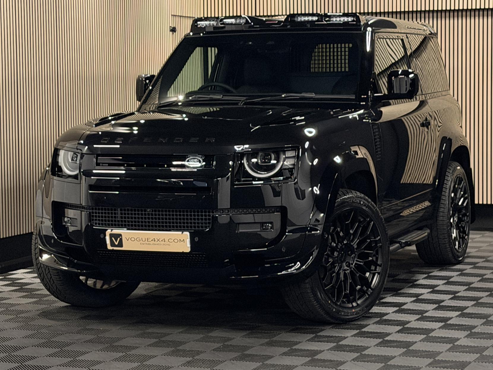 Land Rover Defender 90 3.0 D250 MHEV X-Dynamic SE Hard Top SUV 3dr Diesel Auto 4WD SWB Euro 6 (s/s) (249 ps)