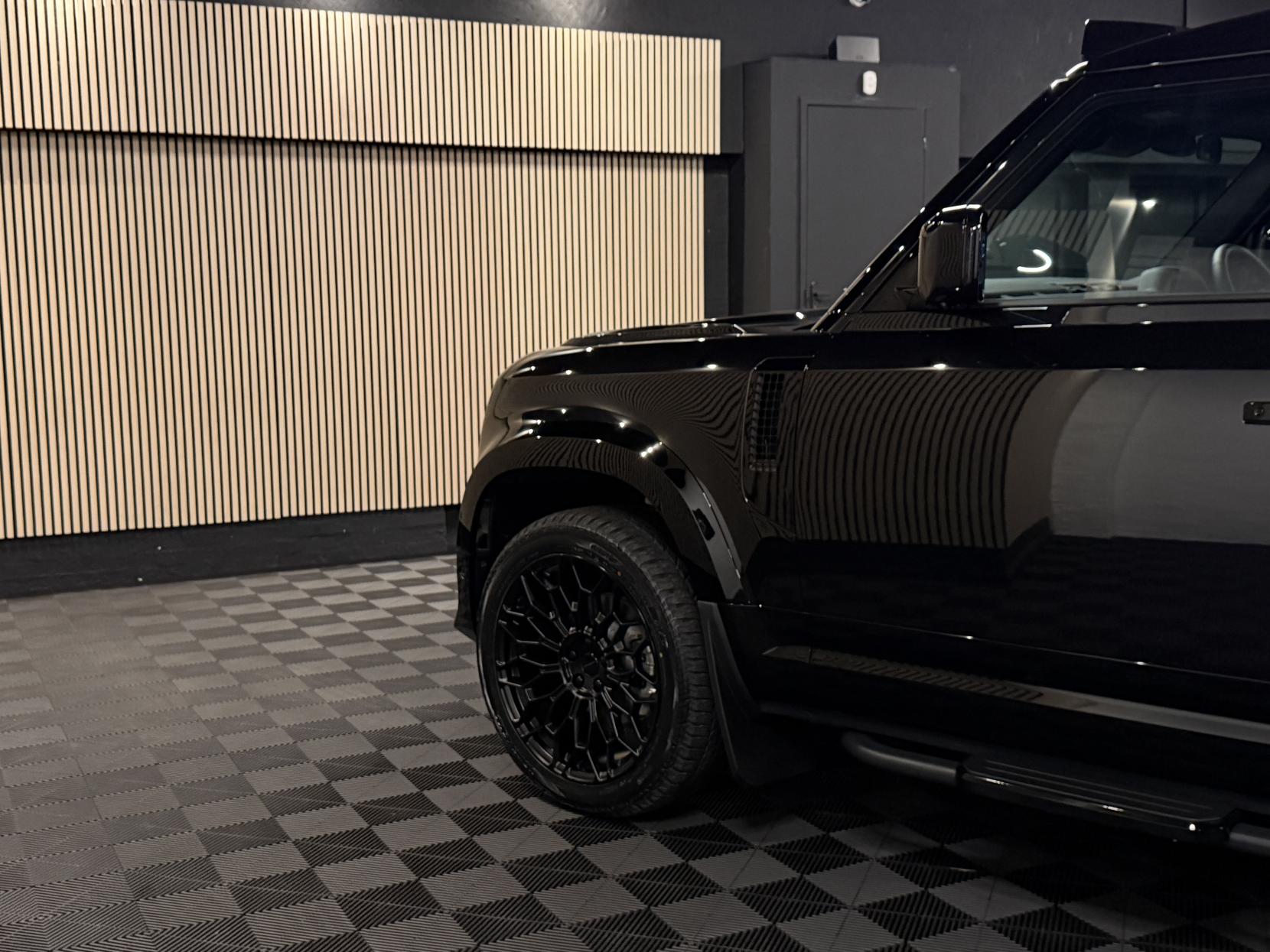 Land Rover Defender 90 3.0 D250 MHEV X-Dynamic SE Hard Top SUV 3dr Diesel Auto 4WD SWB Euro 6 (s/s) (249 ps)