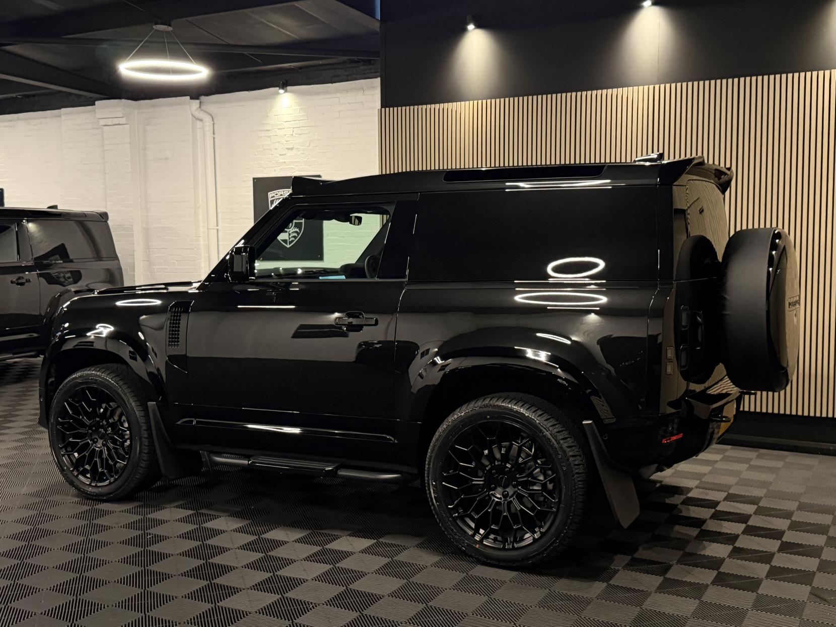 Land Rover Defender 90 3.0 D250 MHEV X-Dynamic SE Hard Top SUV 3dr Diesel Auto 4WD SWB Euro 6 (s/s) (249 ps)