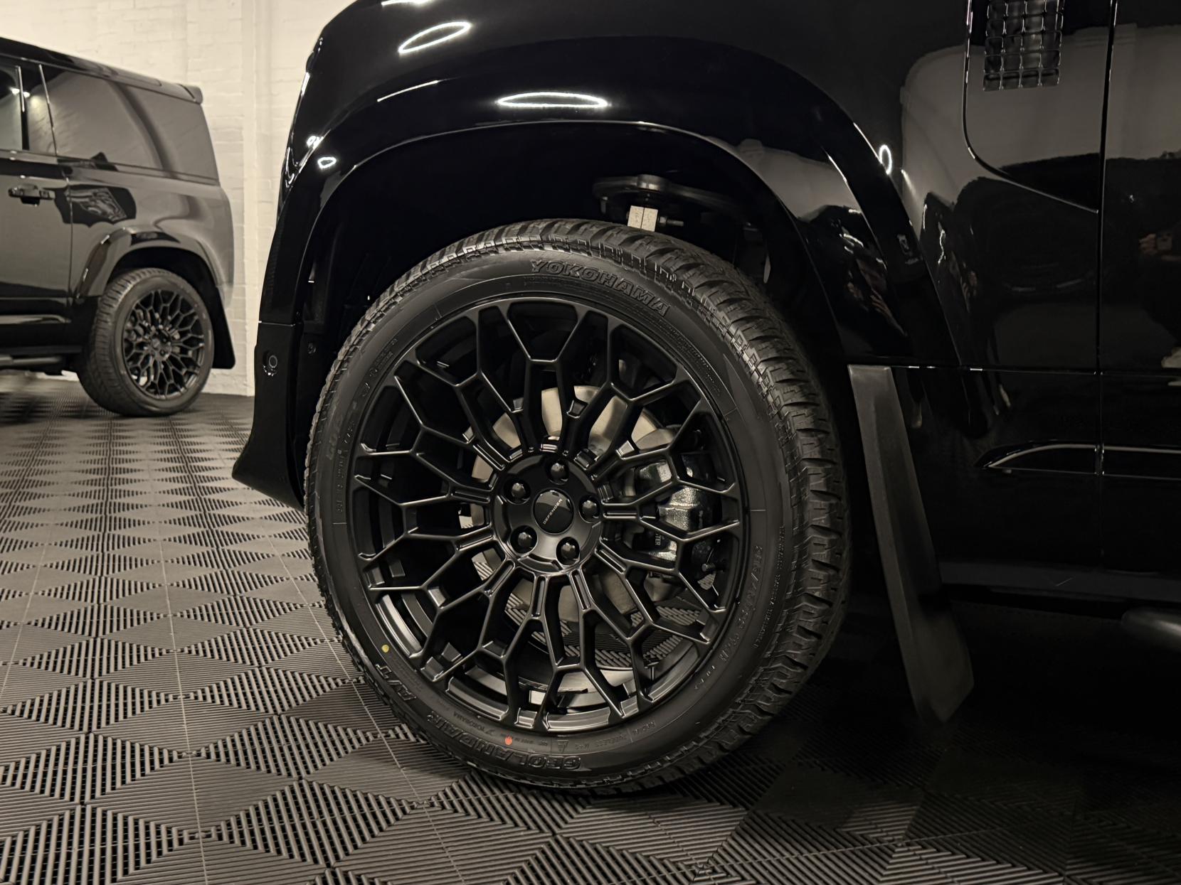 Land Rover Defender 90 3.0 D250 MHEV X-Dynamic SE Hard Top SUV 3dr Diesel Auto 4WD SWB Euro 6 (s/s) (249 ps)