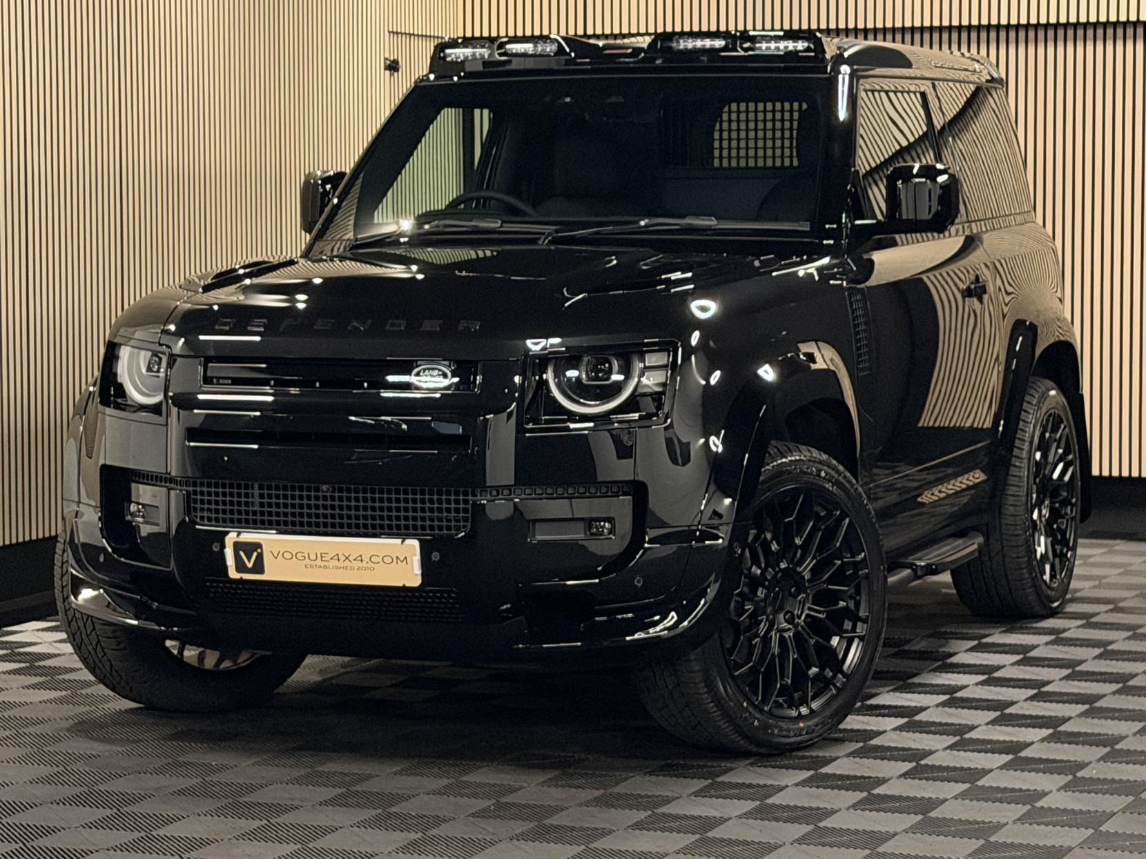 Land Rover Defender 90 3.0 D250 MHEV X-Dynamic SE Hard Top SUV 3dr Diesel Auto 4WD SWB Euro 6 (s/s) (249 ps)