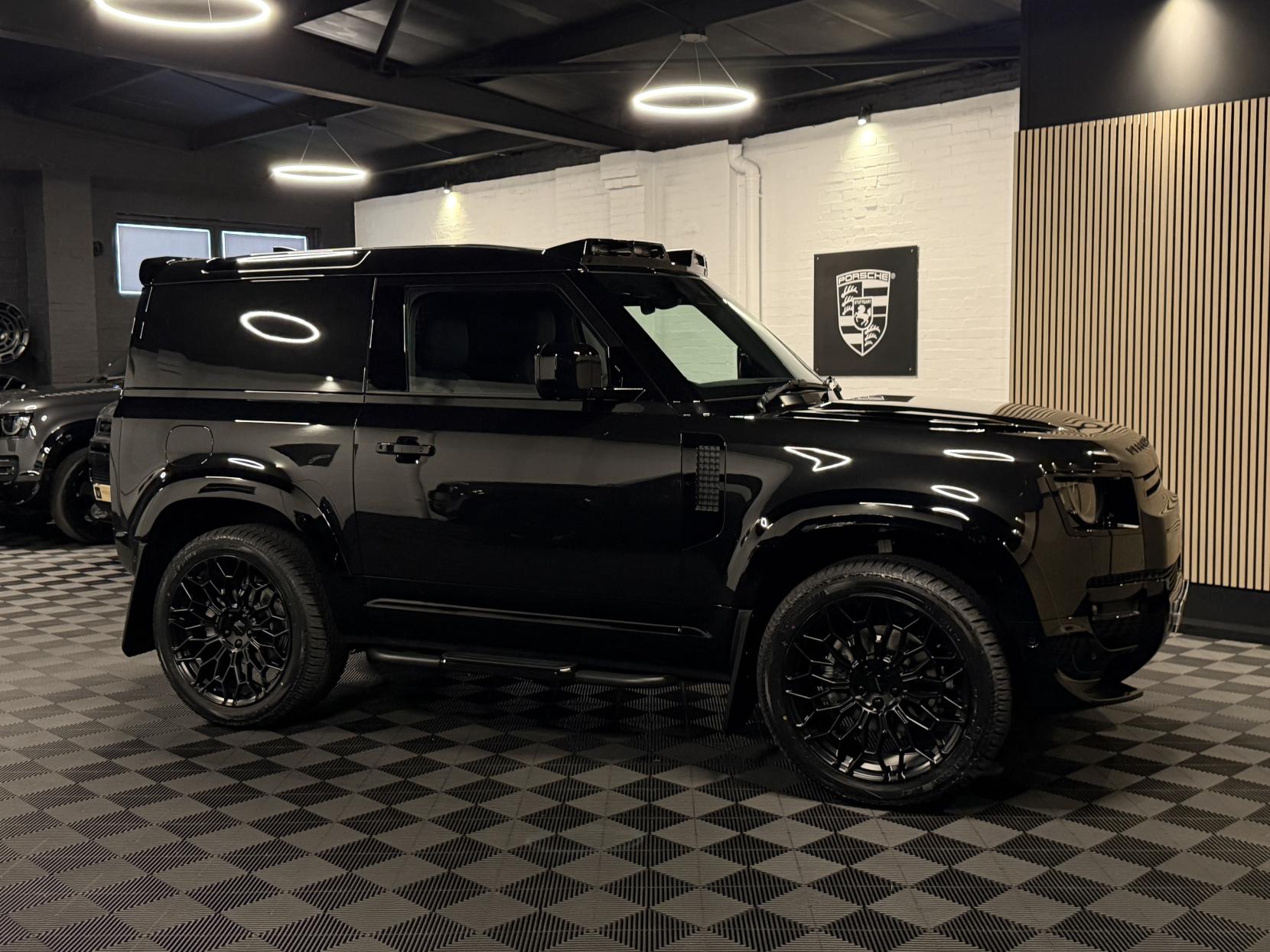 Land Rover Defender 90 3.0 D250 MHEV X-Dynamic SE Hard Top SUV 3dr Diesel Auto 4WD SWB Euro 6 (s/s) (249 ps)