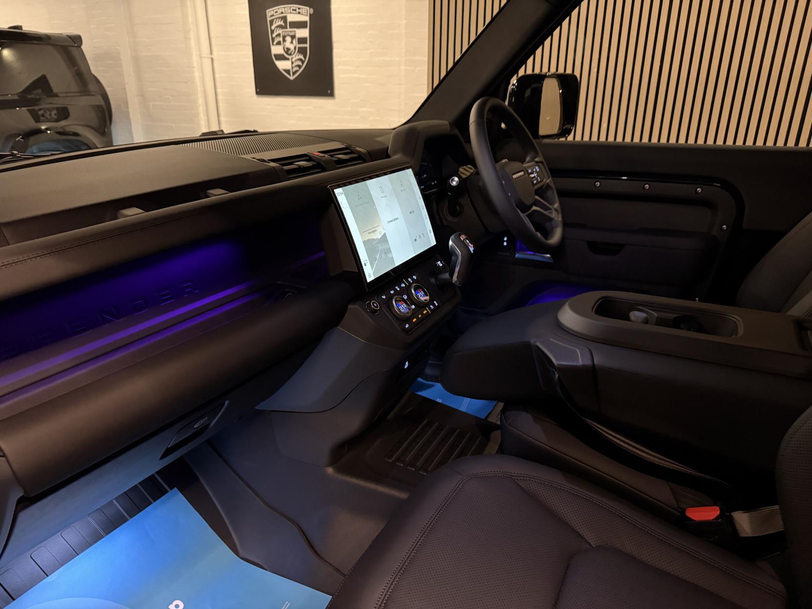 Land Rover Defender 90 3.0 D250 MHEV X-Dynamic SE Hard Top SUV 3dr Diesel Auto 4WD SWB Euro 6 (s/s) (249 ps)