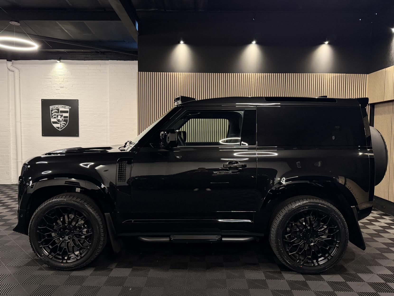 Land Rover Defender 90 3.0 D250 MHEV X-Dynamic SE Hard Top SUV 3dr Diesel Auto 4WD SWB Euro 6 (s/s) (249 ps)