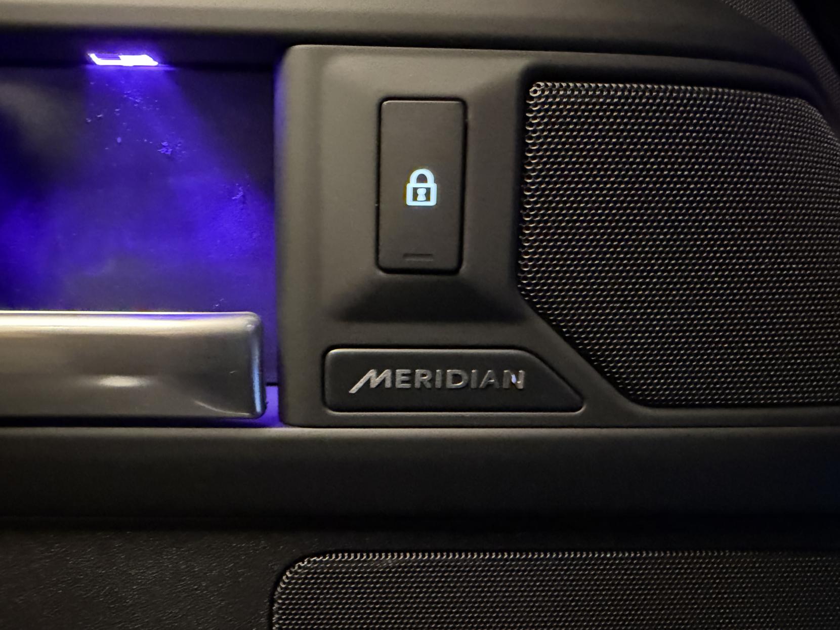 Land Rover Defender 90 3.0 D250 MHEV X-Dynamic SE Hard Top SUV 3dr Diesel Auto 4WD SWB Euro 6 (s/s) (249 ps)