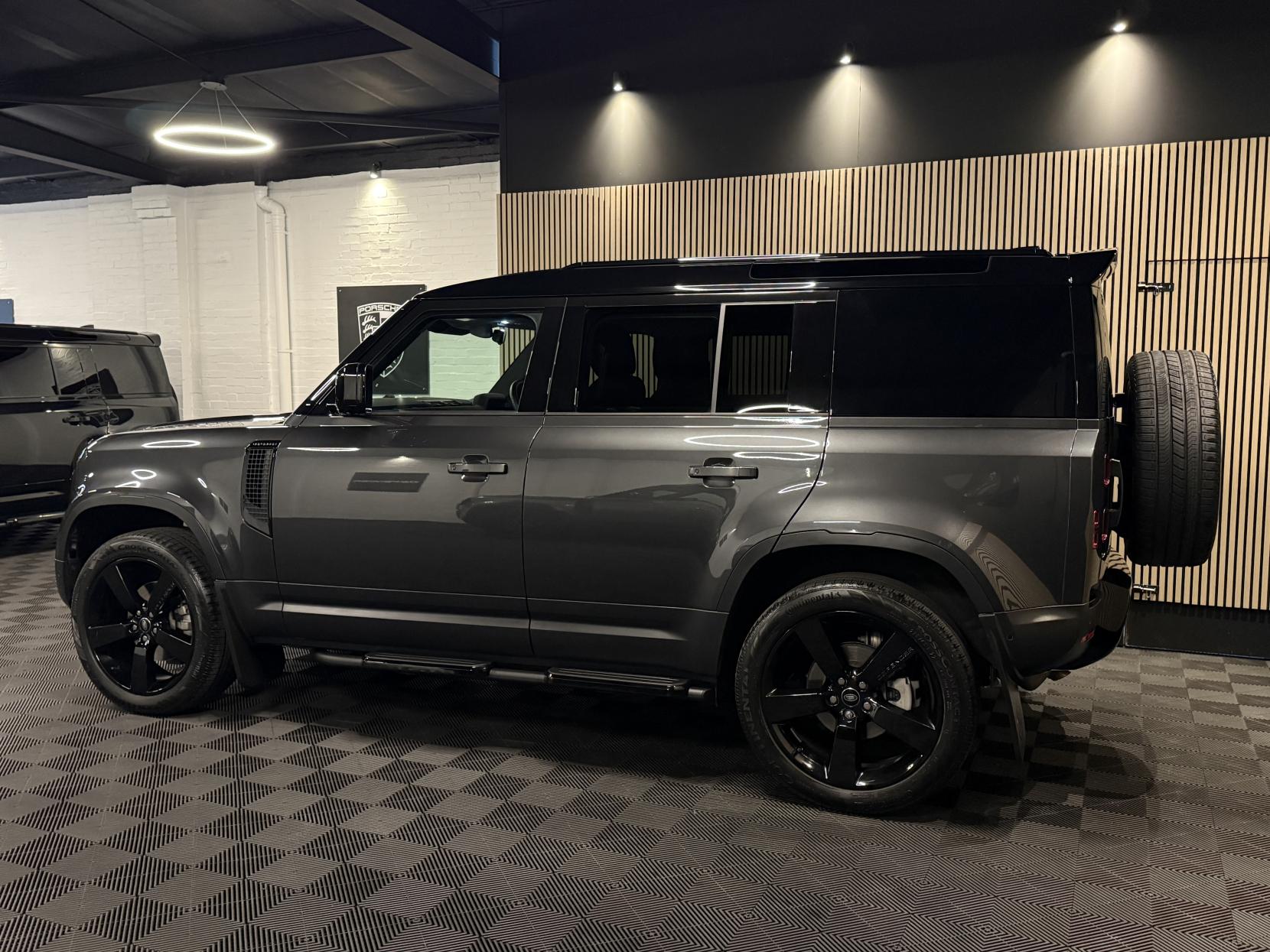 Land Rover Defender 110 3.0 D250 MHEV SE Hard Top SUV 5dr Diesel Auto 4WD MWB Euro 6 (s/s) (250 ps)