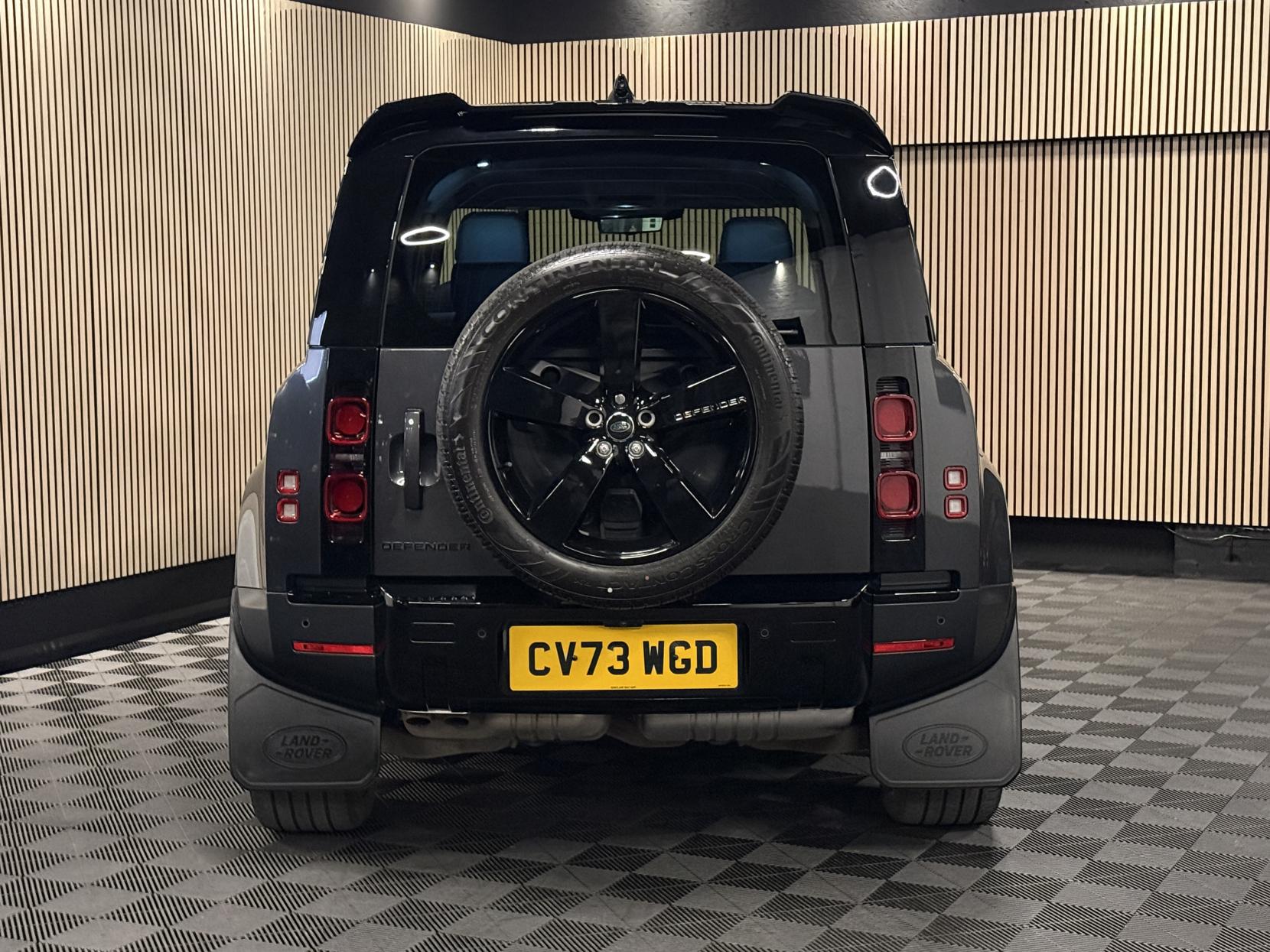 Land Rover Defender 110 3.0 D250 MHEV SE Hard Top SUV 5dr Diesel Auto 4WD MWB Euro 6 (s/s) (250 ps)