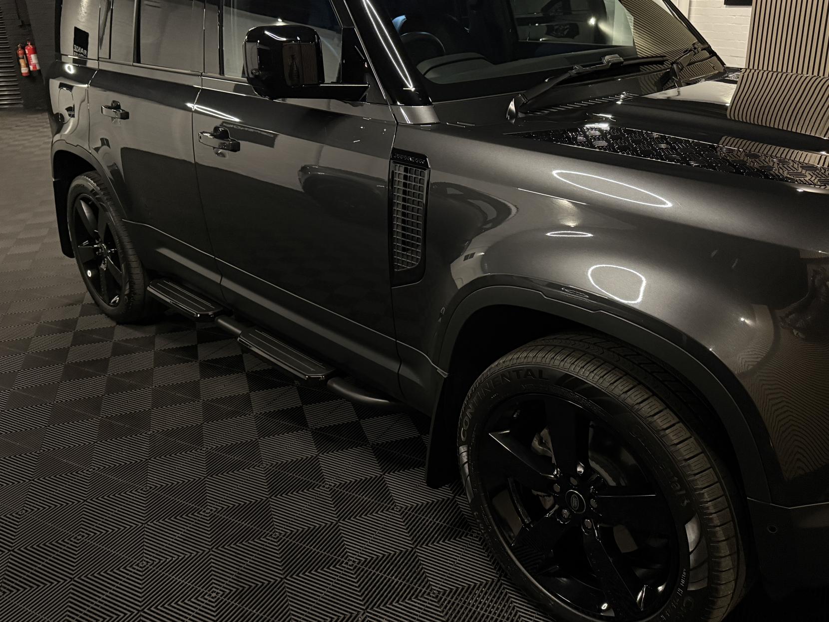 Land Rover Defender 110 3.0 D250 MHEV SE Hard Top SUV 5dr Diesel Auto 4WD MWB Euro 6 (s/s) (250 ps)