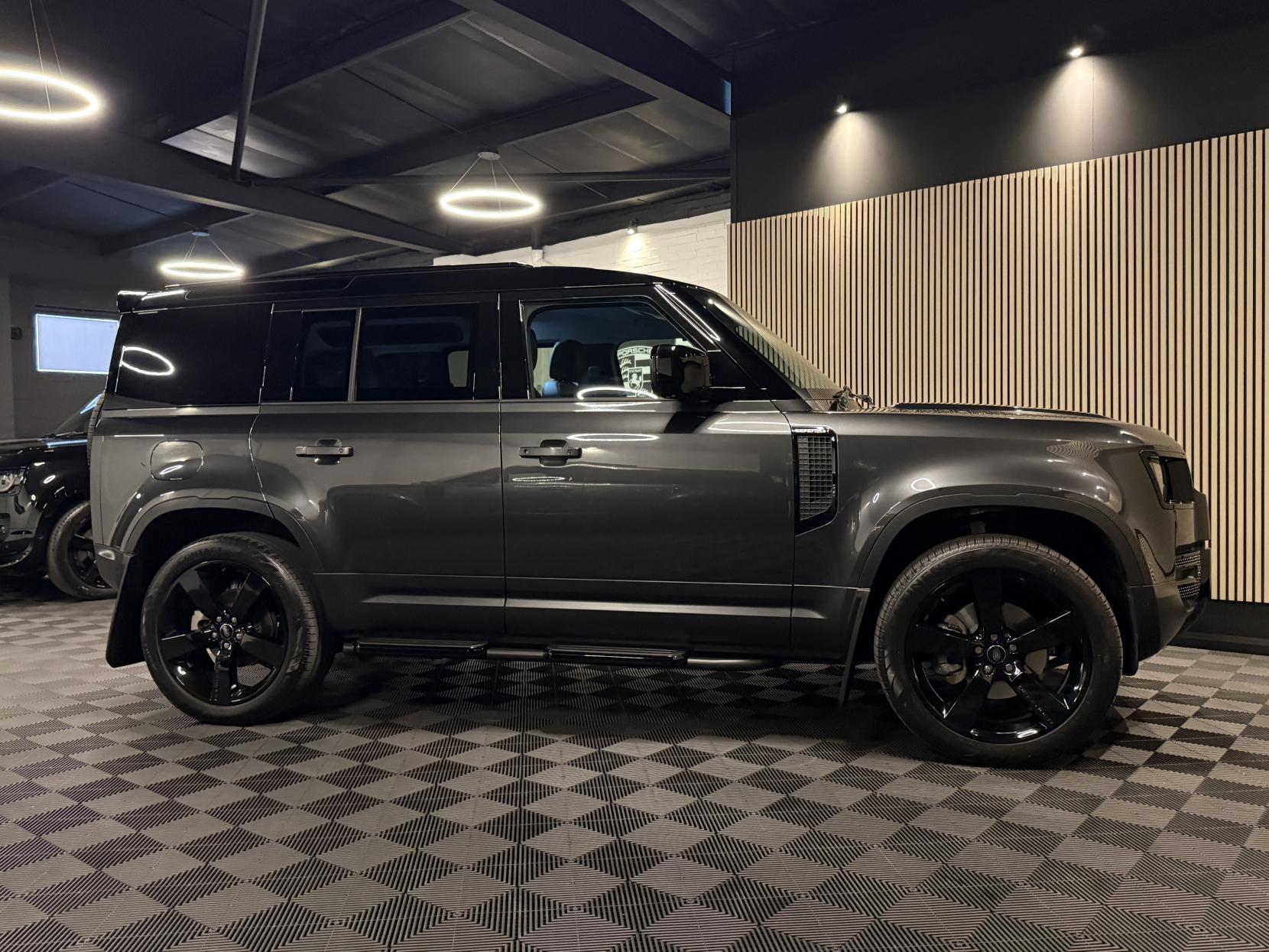 Land Rover Defender 110 3.0 D250 MHEV SE Hard Top SUV 5dr Diesel Auto 4WD MWB Euro 6 (s/s) (250 ps)