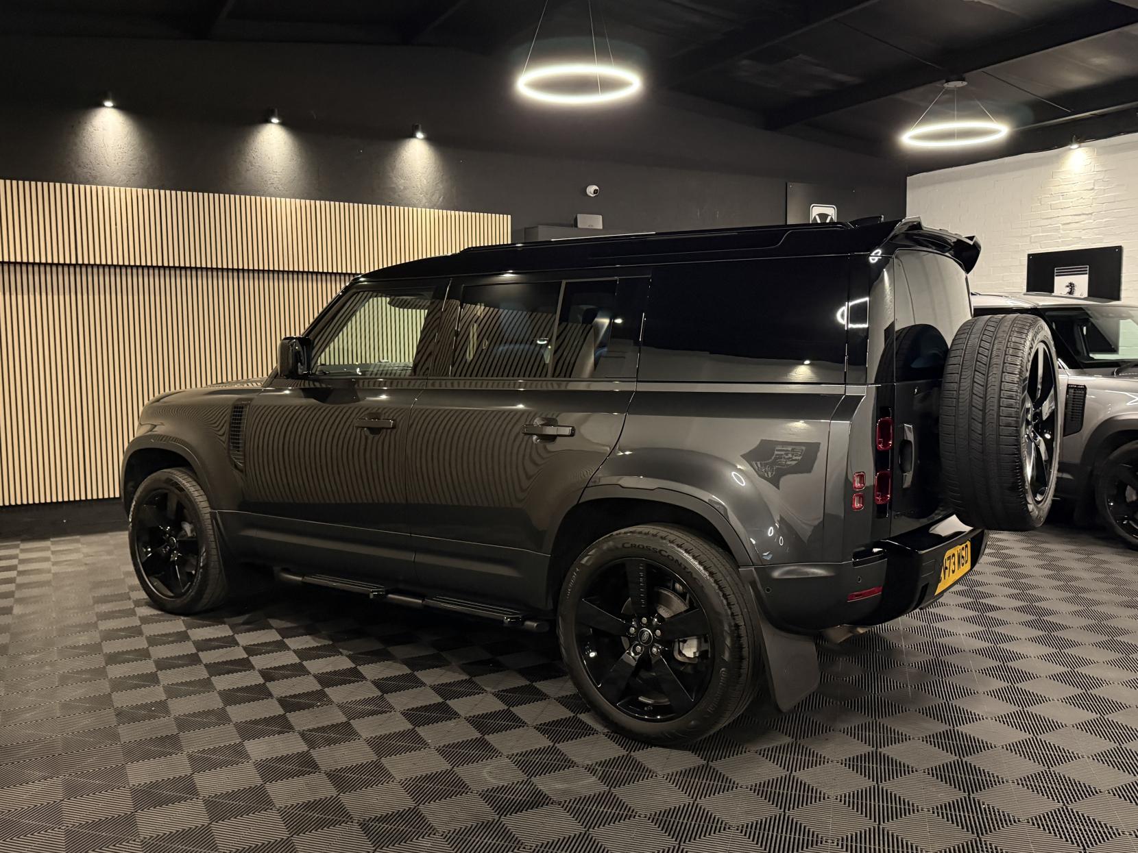 Land Rover Defender 110 3.0 D250 MHEV SE Hard Top SUV 5dr Diesel Auto 4WD MWB Euro 6 (s/s) (250 ps)