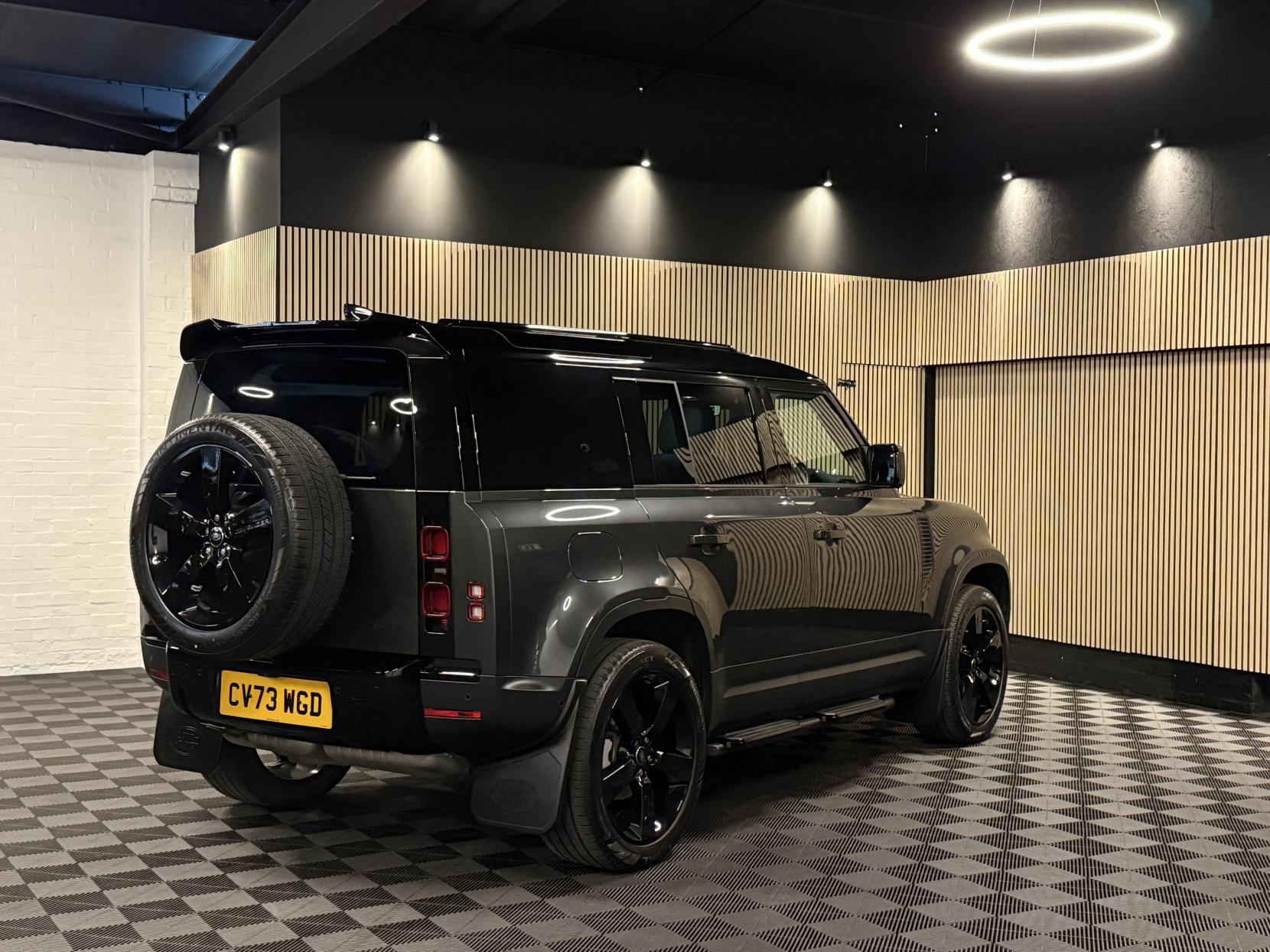 Land Rover Defender 110 3.0 D250 MHEV SE Hard Top SUV 5dr Diesel Auto 4WD MWB Euro 6 (s/s) (250 ps)