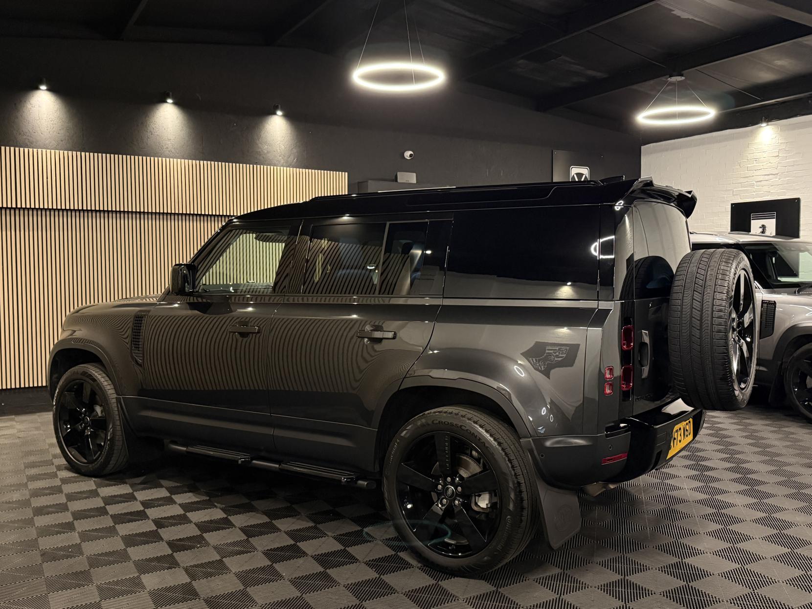 Land Rover Defender 110 3.0 D250 MHEV SE Hard Top SUV 5dr Diesel Auto 4WD MWB Euro 6 (s/s) (250 ps)