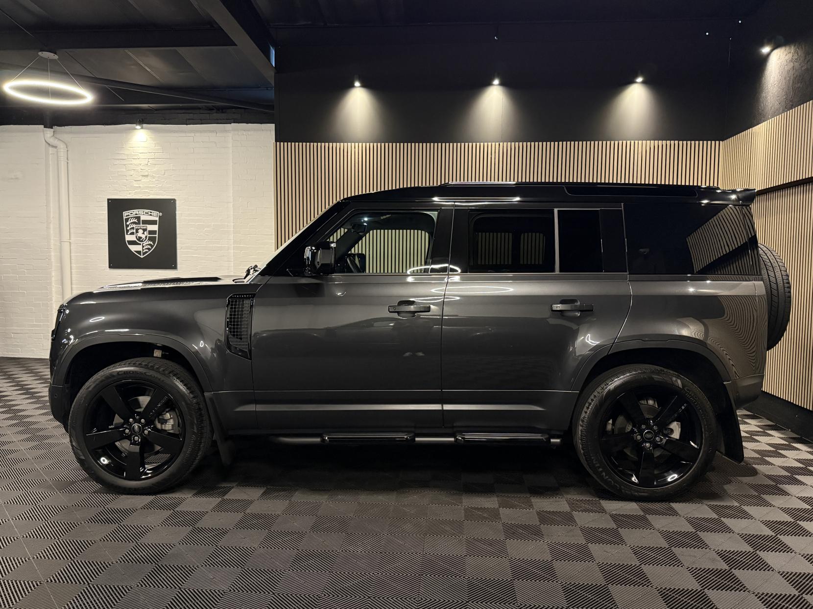 Land Rover Defender 110 3.0 D250 MHEV SE Hard Top SUV 5dr Diesel Auto 4WD MWB Euro 6 (s/s) (250 ps)