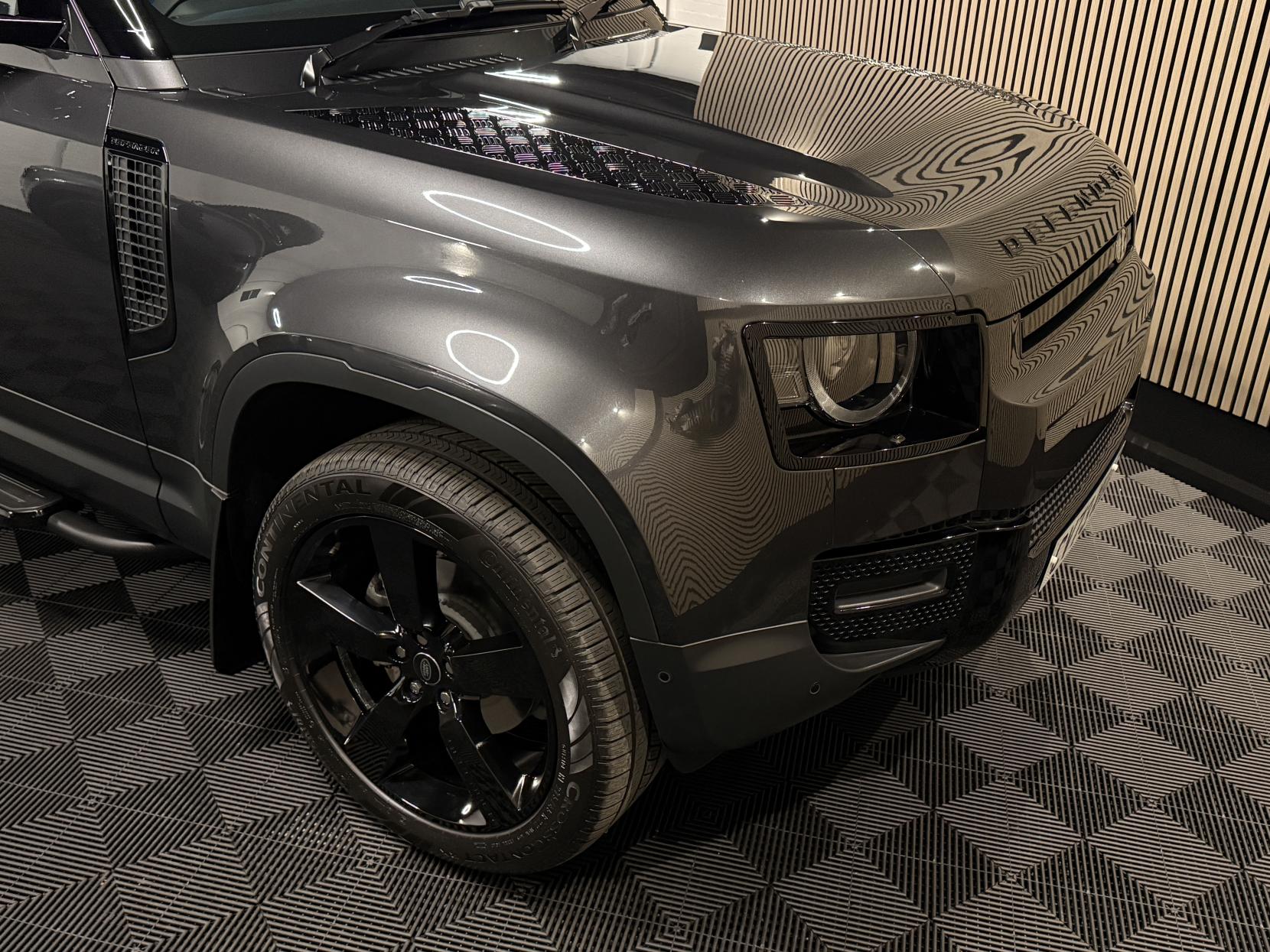 Land Rover Defender 110 3.0 D250 MHEV SE Hard Top SUV 5dr Diesel Auto 4WD MWB Euro 6 (s/s) (250 ps)